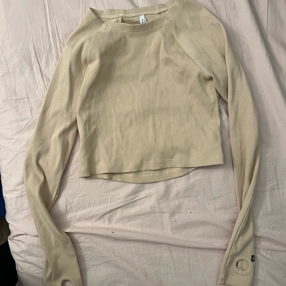 Backless long sleeve top - Picture 3 of 3